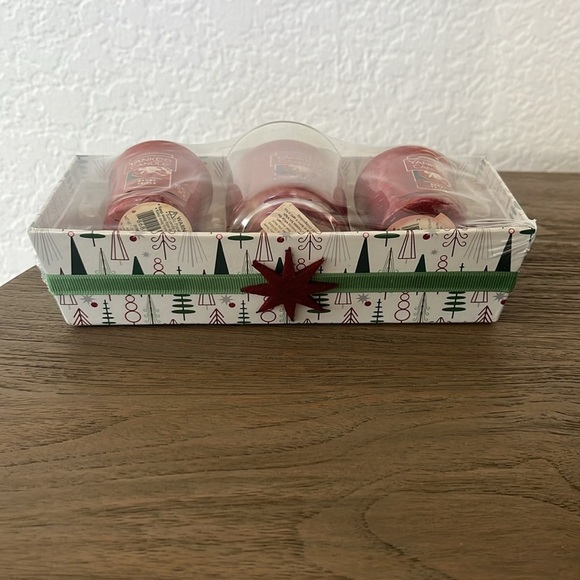 Retired Yankee Candle Votive Gift Set Berry Trifle - Picture 10 of 10